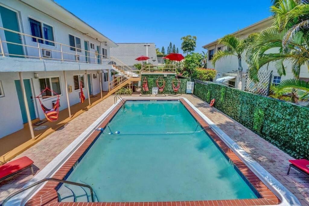 Hollywood Beach Family Pool Home Exterior photo